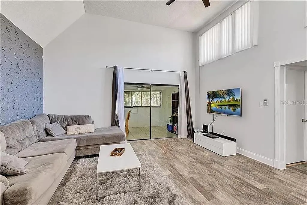 2 bed, 2.0 bath, 1258 sqft, $1,700 — Photo 4