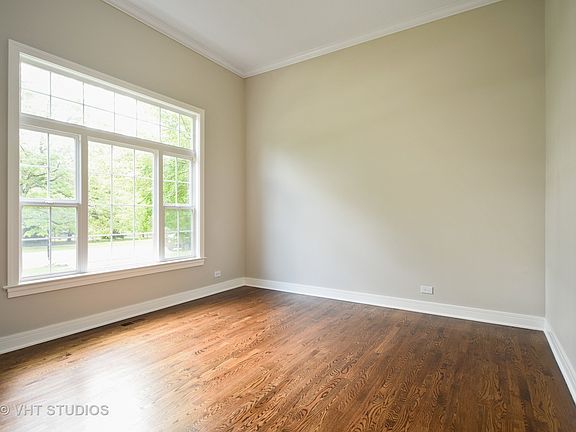 2nd image of 810 Longwood Dr
