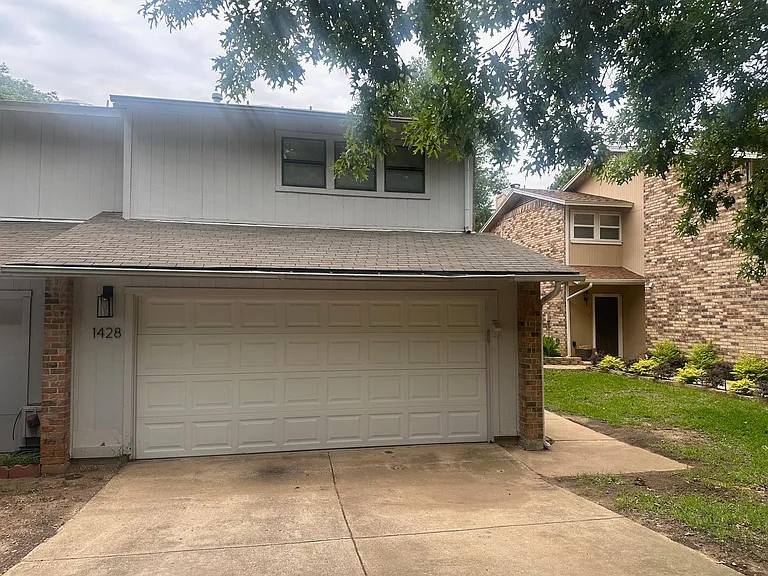 1428 Hampton Rd — Photo 16