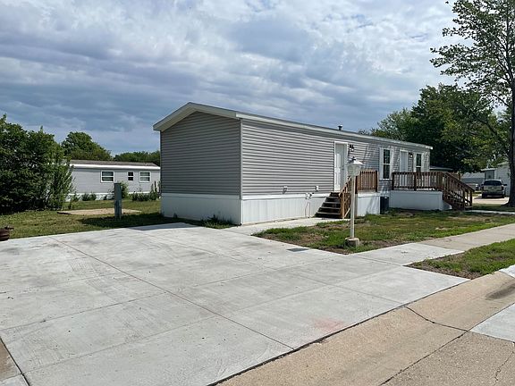 4th image of 1440 W Plum St #125
