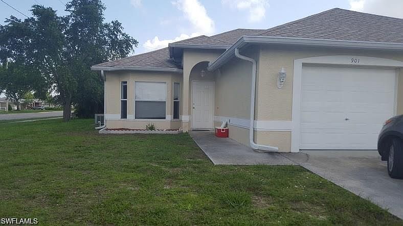 1st image of 901 SE 14th Ter