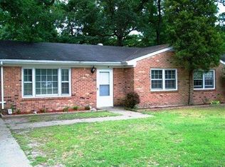 917 Michael Dr #B, Chesapeake, VA 23323