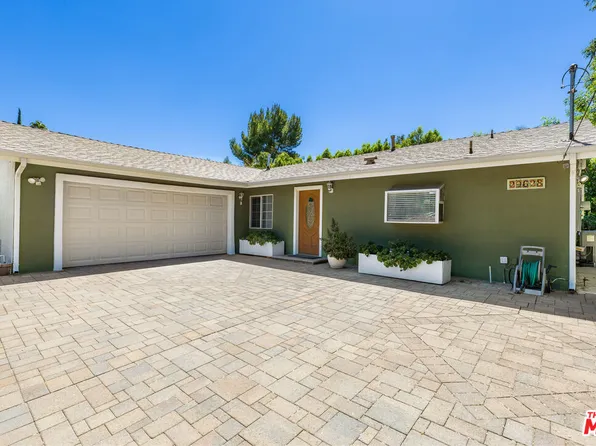 20628 Clark St, Woodland Hills, CA 91367
