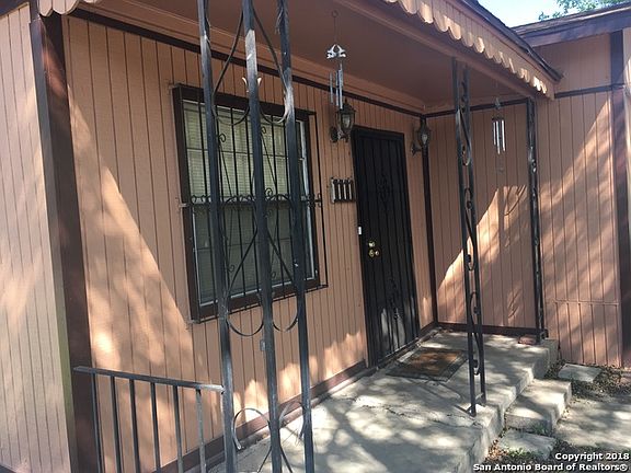 2nd image of 1111 N Navidad St