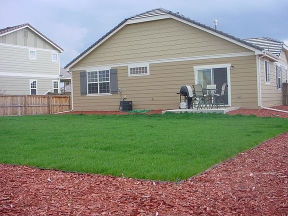 Large backyard w/ patio