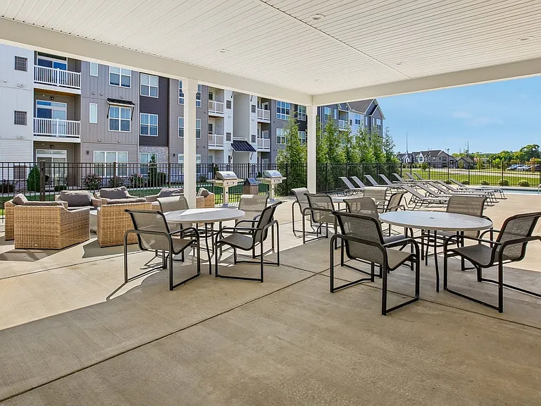 Park West Apartments — Photo 24