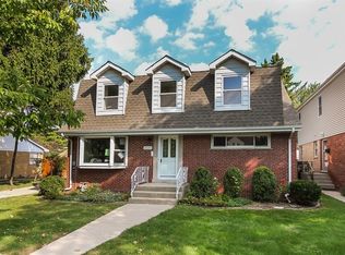 6024 Capulina Ave, Morton Grove, IL 60053