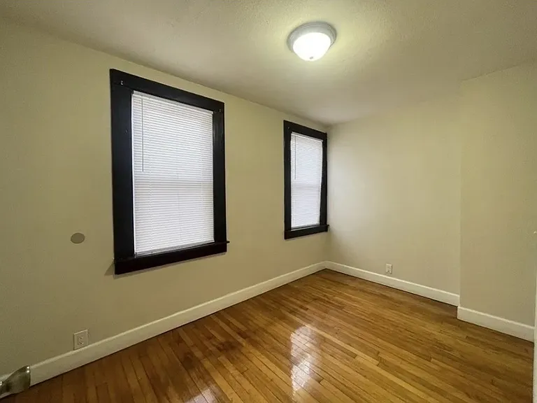 27 Wilcox St #1L — Photo 6