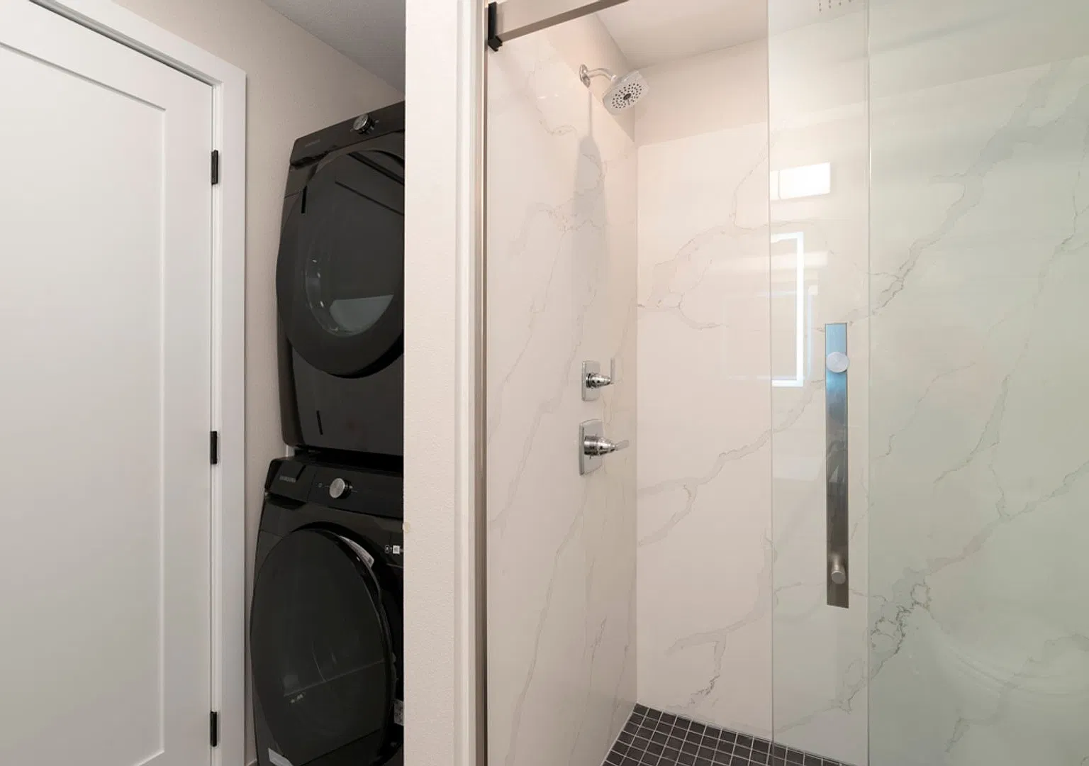 Florentia Court Apartments — Photo 2