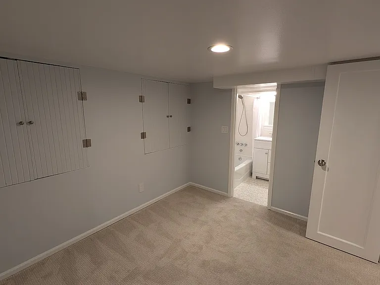 Downstairs extra bedroom (or office)