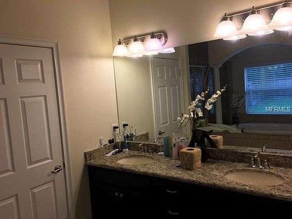 3rd image of 1105 W Coral St
