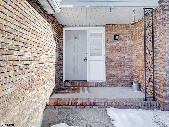 3rd image of 186 Patriots Rd