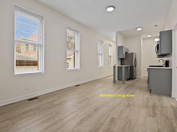 4th image of 1114 N Winchester Ave #1R