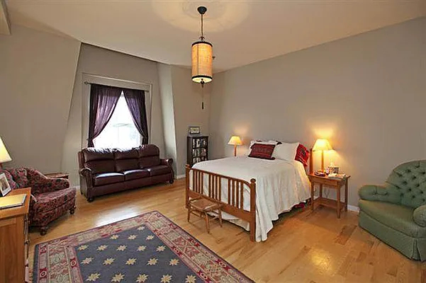 Sold by Century 21 Innovative Realty | media 9