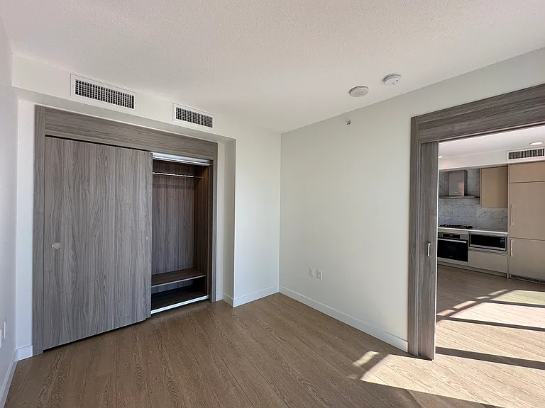 89 Nelson St #2604 — Photo 8