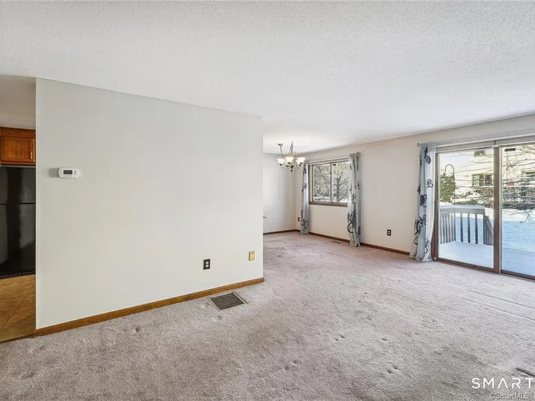 17 Oak Forest Dr #2 — Photo 12
