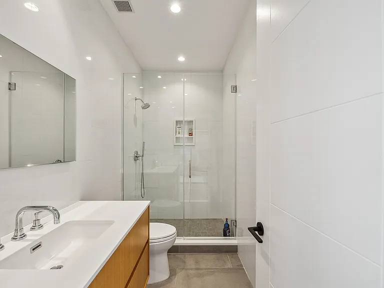 102 Dune Rd — Photo 24