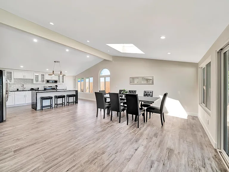 5854 McDonie Ave — Photo 15