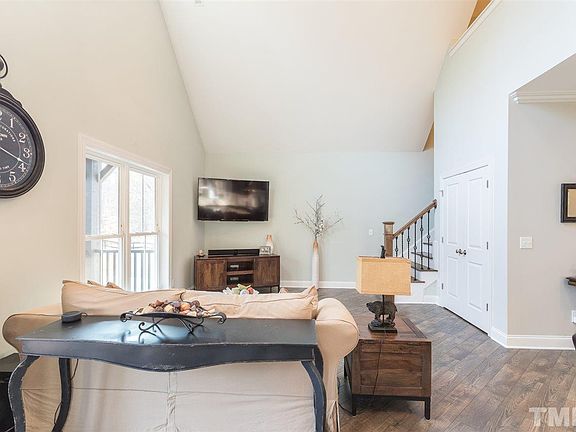 5th image of 3224 Oak Knob Ct