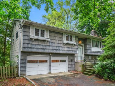 12 Ursular Court, Smithtown, NY, 11787