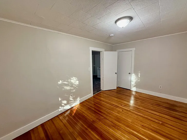 17 Buck St — Photo 3