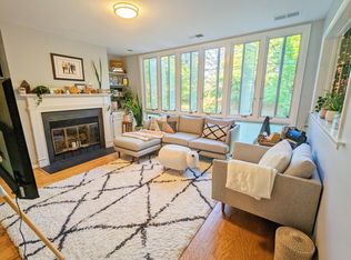 10703 Kings Riding Way APT 101, North Bethesda, MD 20852