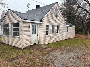 3208 Ludwig St, Burton, MI 48529