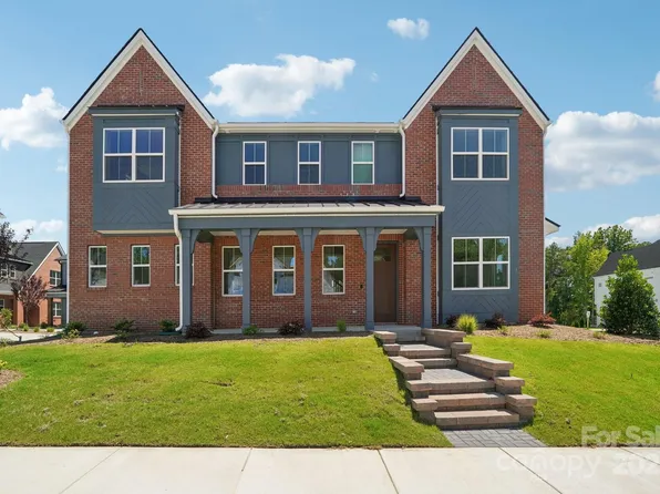 908 Coast Dr, Tega Cay, SC 29708