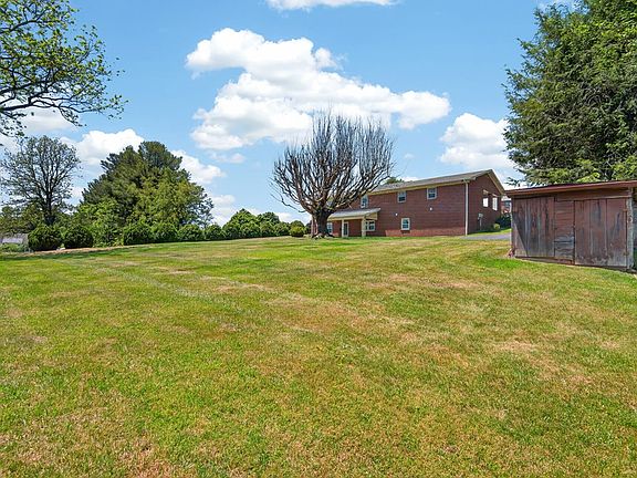 5th image of 114 Wilkinson Dr
