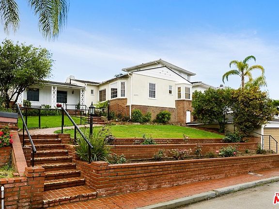 4th image of 2566 Ivanhoe Dr