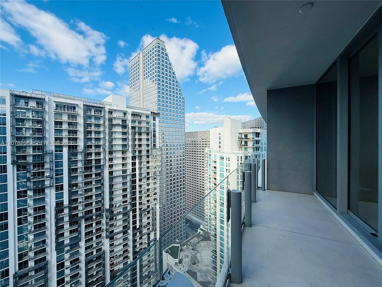 Aston Martin Residences — Photo 4
