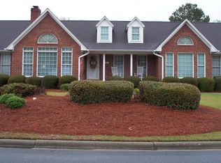 211 Stirling Dr, Lumberton, NC 28358