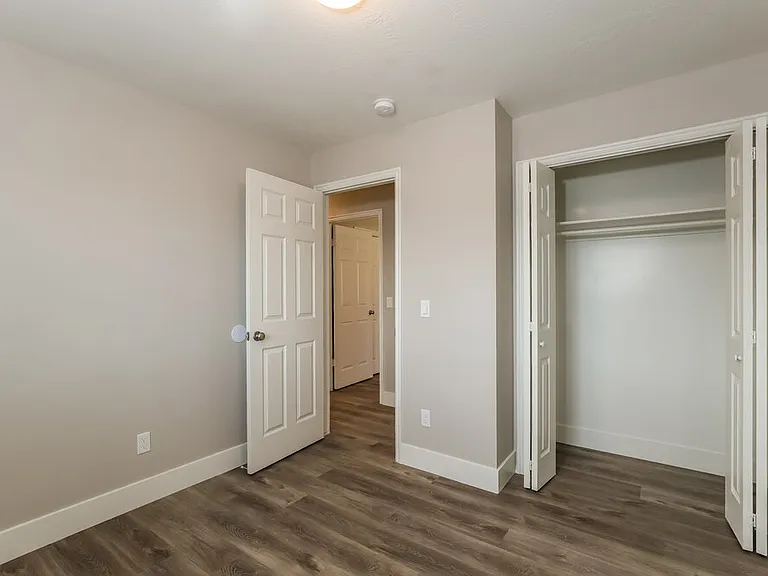 6873 S 3235 W — Photo 16