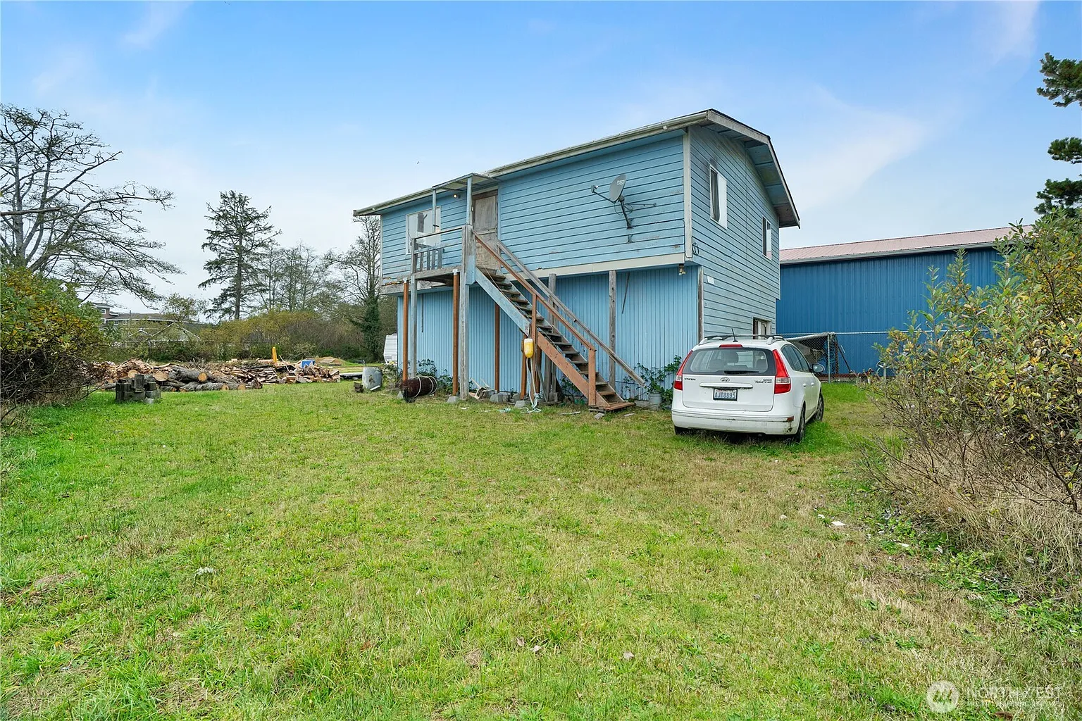 221 E Elizabeth Avenue photo 1