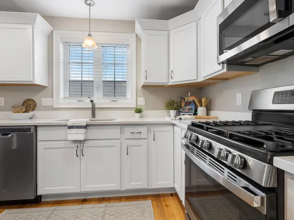 1 Currant Lane, Hooksett, NH 03106