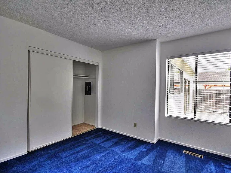 221 San Marin Dr — Photo 14