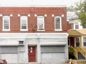 8 Eaton Pl