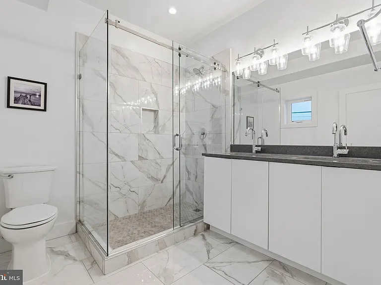 1722 W Virginia Ave NE #2 — Photo 27