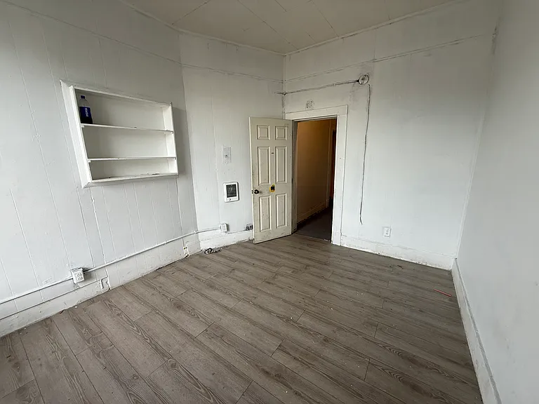 Lotus Apartments — Photo 13
