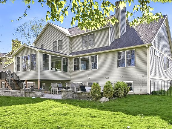 5th image of 4969 Meadow Springs Trl SE