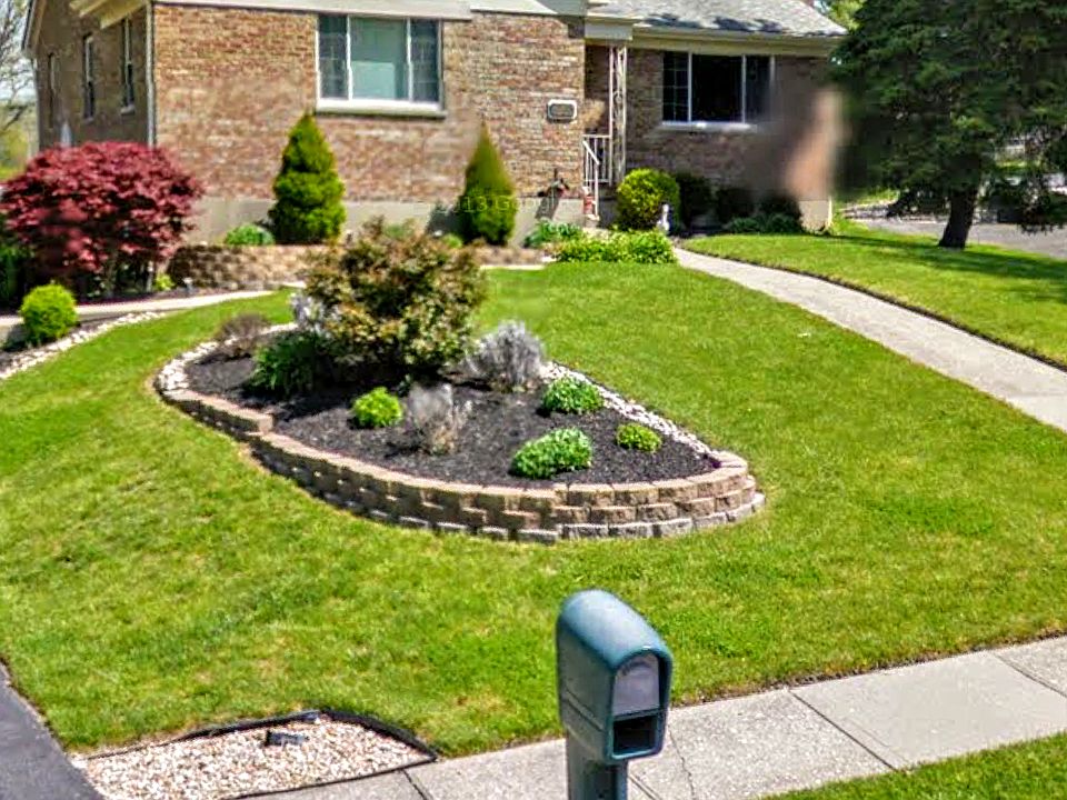 1st image of 860 Wesley Dr