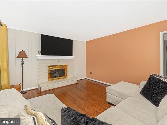5th image of 18506 Sherbrooke Dr