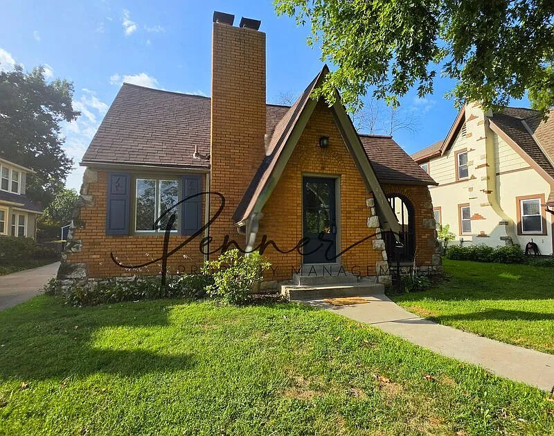 3 bed, 2.0 bath, 1821 sqft, $2,495 — Photo 1