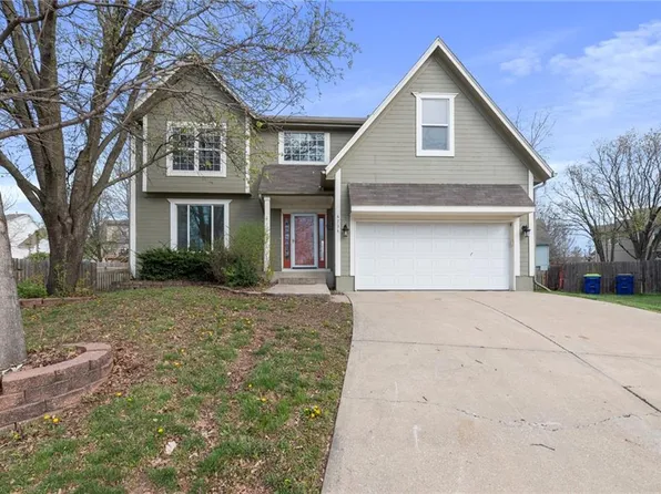 4734 Noble St, Shawnee, KS 66226