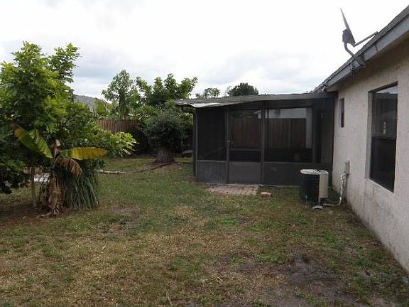 5th image of 5905 Dewitt Pl