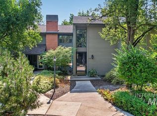 983 E Strawberry Ln, Boise, ID 83712
