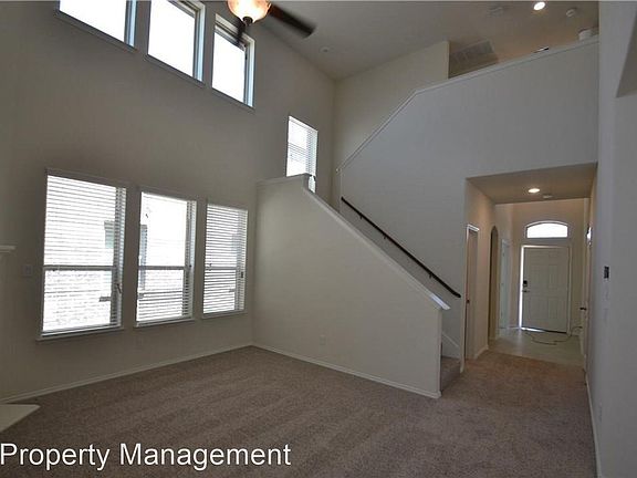 3rd image of 1650 Alamandine Ave