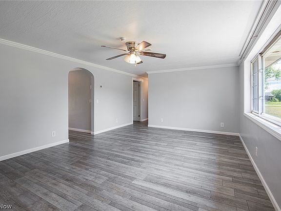 5th image of 7960 Hebron Ave