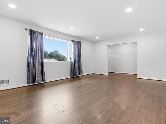 4th image of 6915 Briarcliff Dr
