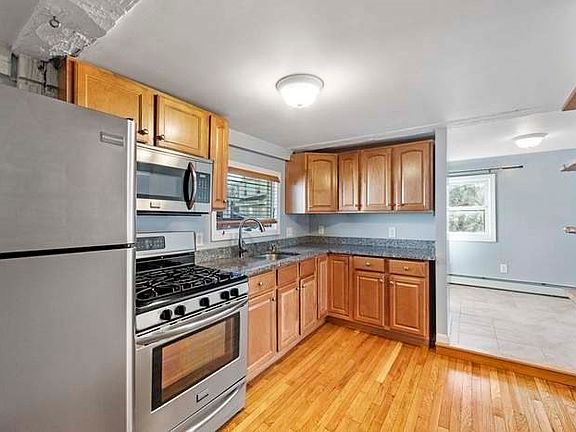 5th image of 14-14 Spring St #R